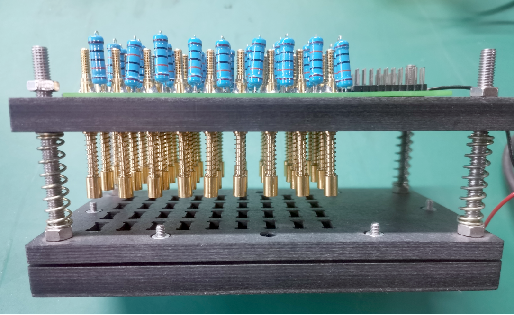 陶瓷漏电流测试夹持设备